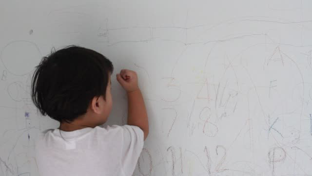 كيف ازيل اثر قلم الرصاص من الجدران