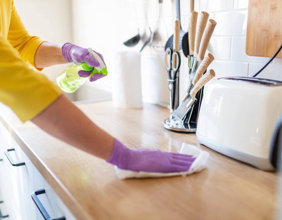 كيفية تنظيف المطبخ بسهولة